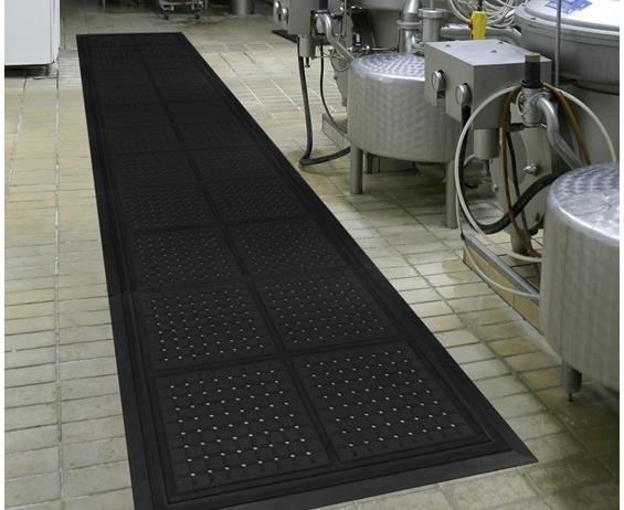 HOG HEAVEN III&#174; DRAINABLE MODULAR TILES &amp; LINKABLE MATS